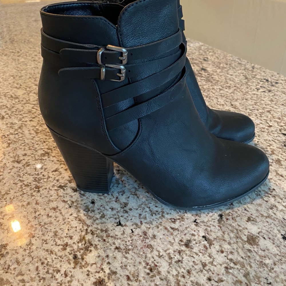 Super cute boots.